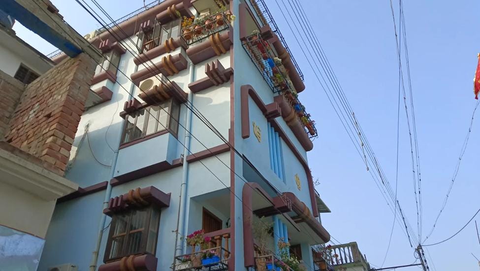 How rich is arjit singh?